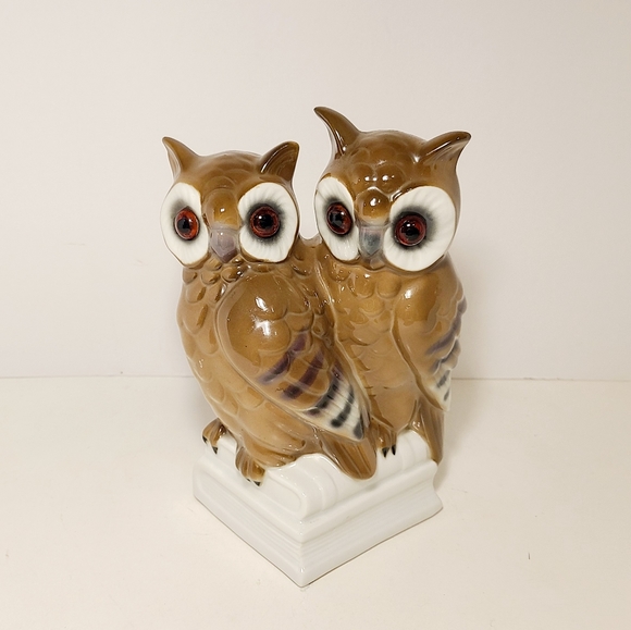 Vintage Western Germany Gerold Porzellan Owls with Glass Eyes On A Book - Picture 8 of 8